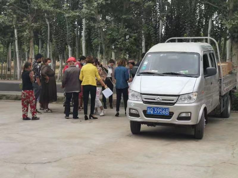 新疆發放富匯無障礙產品現場